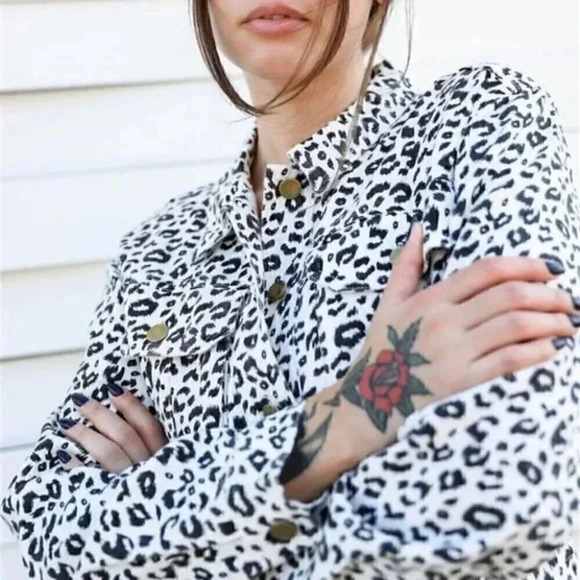 Leopard Print Cropped Denim Jacket White & Black - Picture 5 of 5